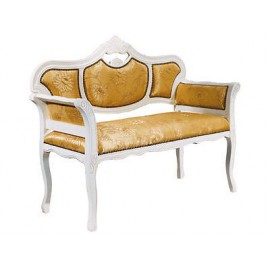 Sofá de madera acolchada