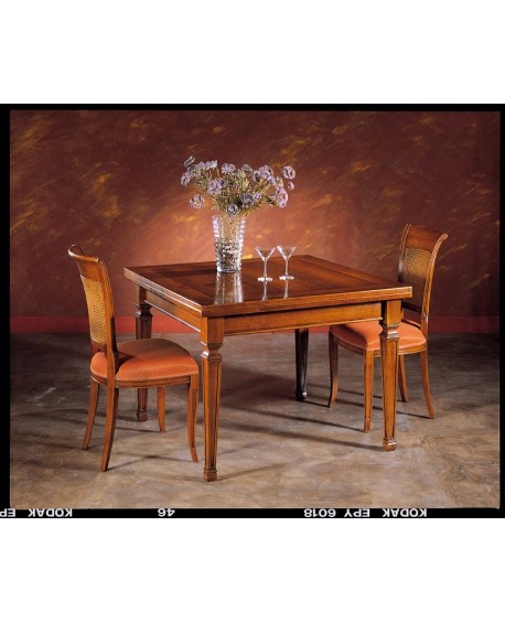 TAVOLO QUADR. ALLUNGABILE CON FILETTO L.110 P.110