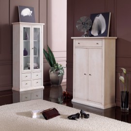 Vetrina 2 ante, 4 cassetti                                        L.80 P.39 H.175