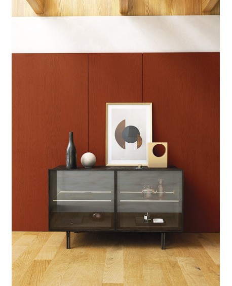 Credenza due ante a vetro in massello e listellare frassino